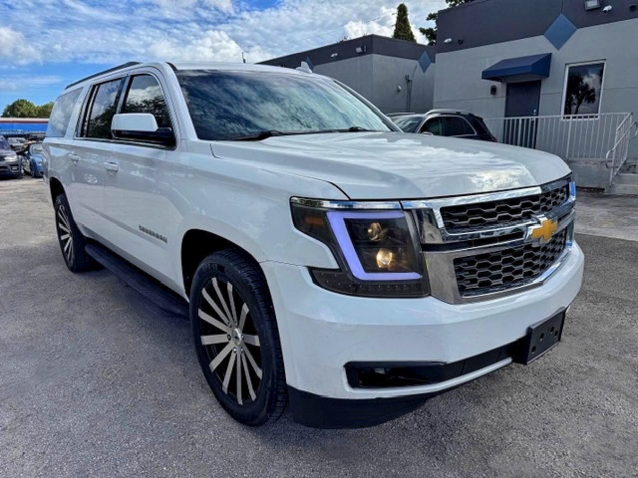 2015 CHEVROLET SUBURBAN — фото 4