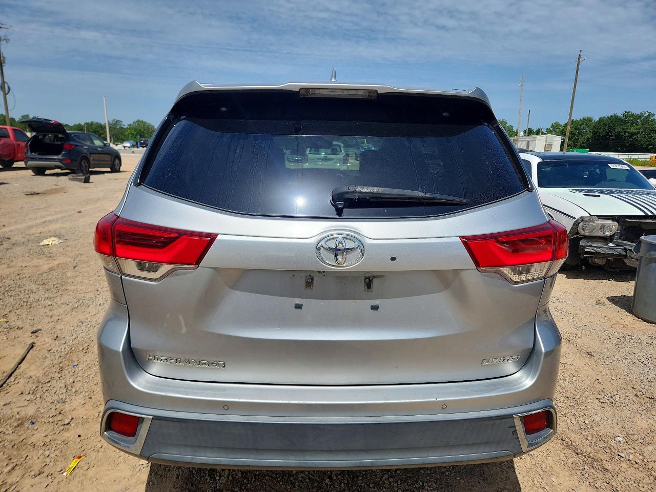 2017 TOYOTA HIGHLANDER — фото 6