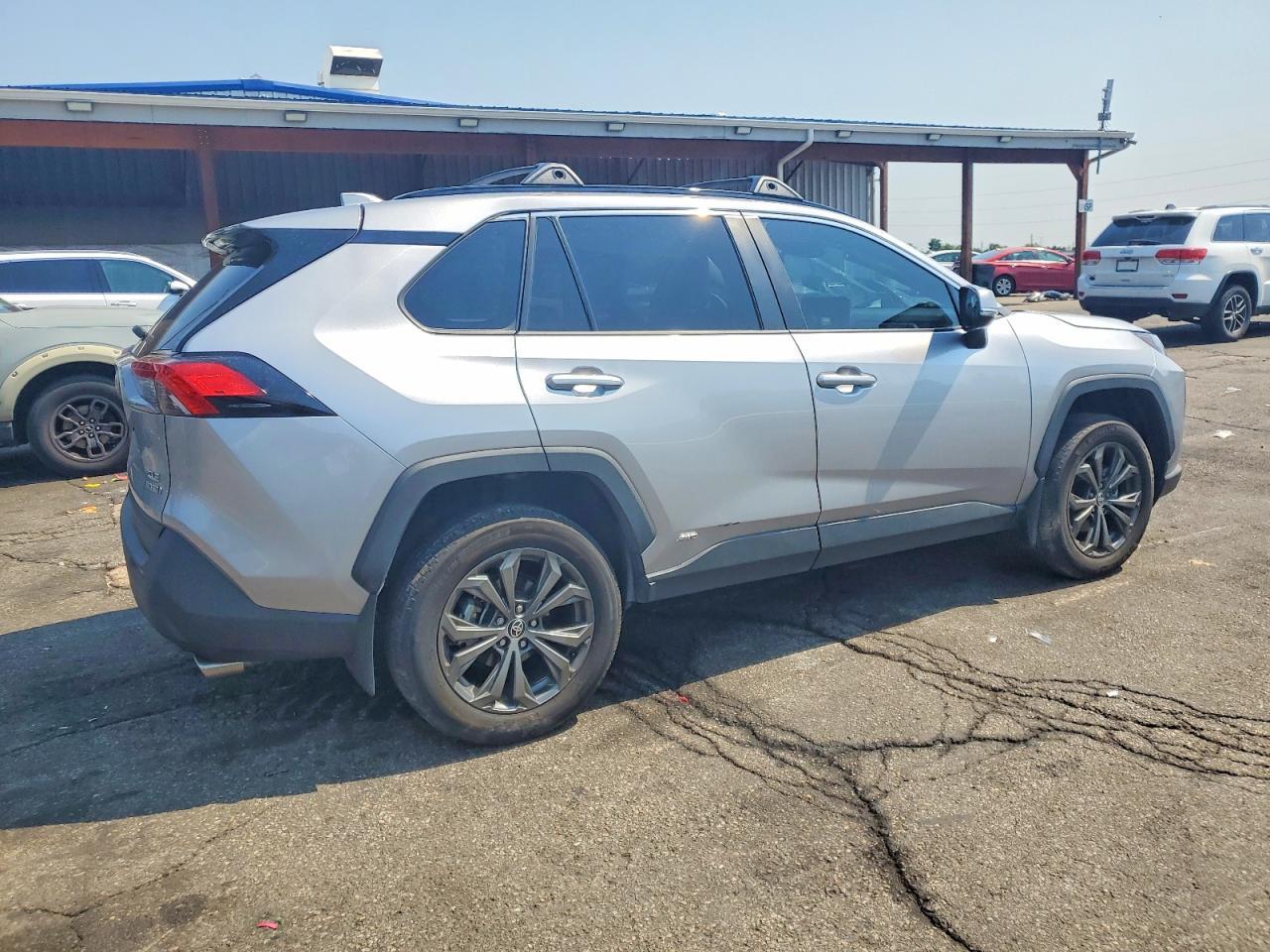 2023 TOYOTA RAV4 HYBRID — фото 3