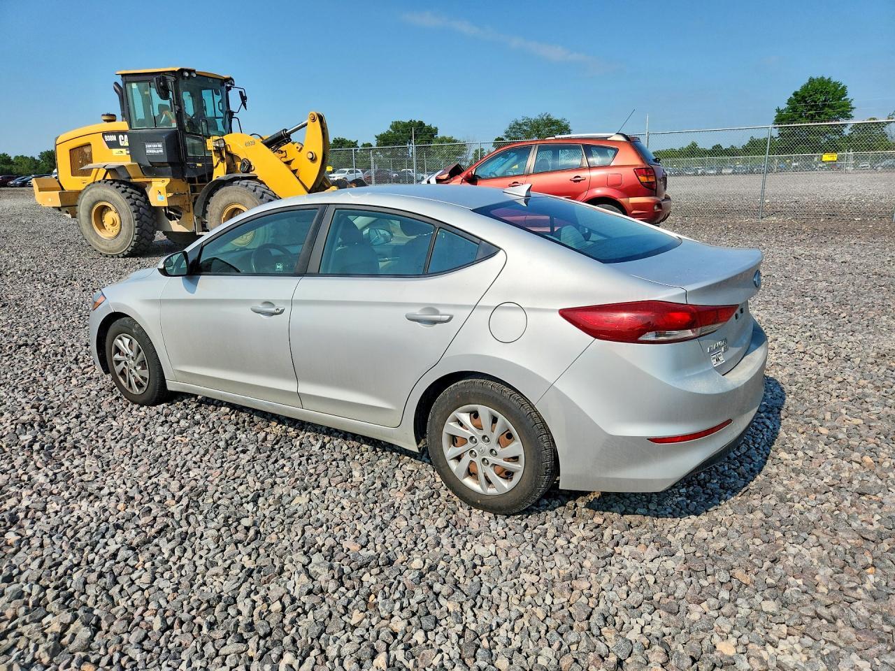 2017 HYUNDAI ELANTRA — фото 2