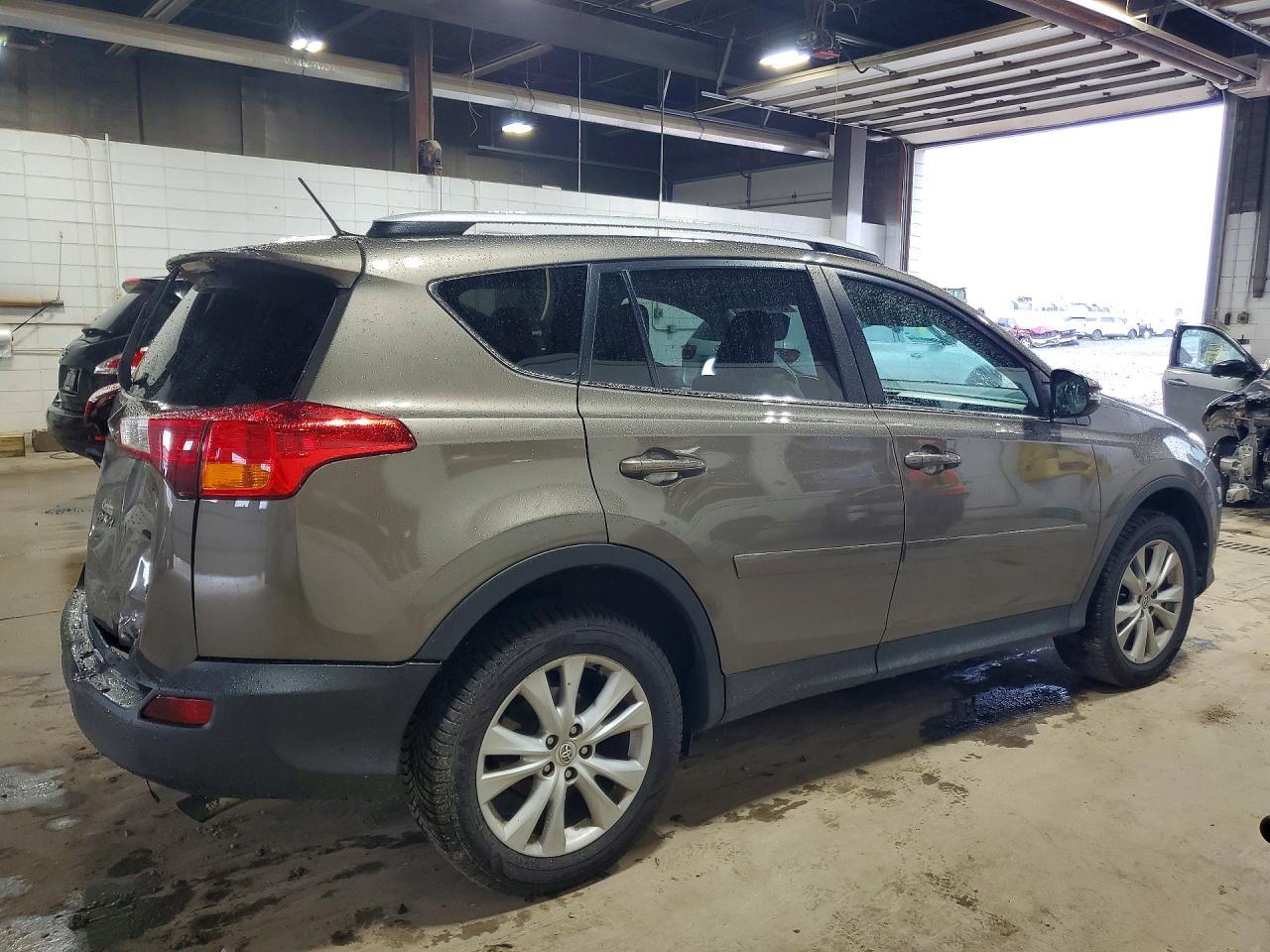 2013 TOYOTA RAV4 — фото 3