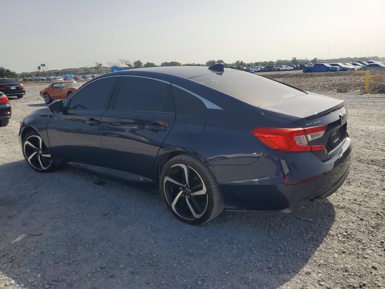 2018 HONDA ACCORD — фото 2