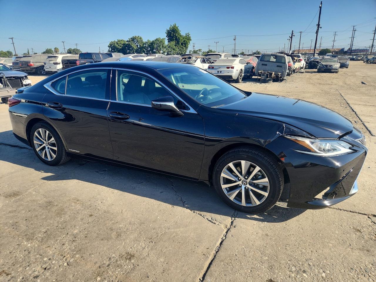 2019 LEXUS ES 300H — фото 4