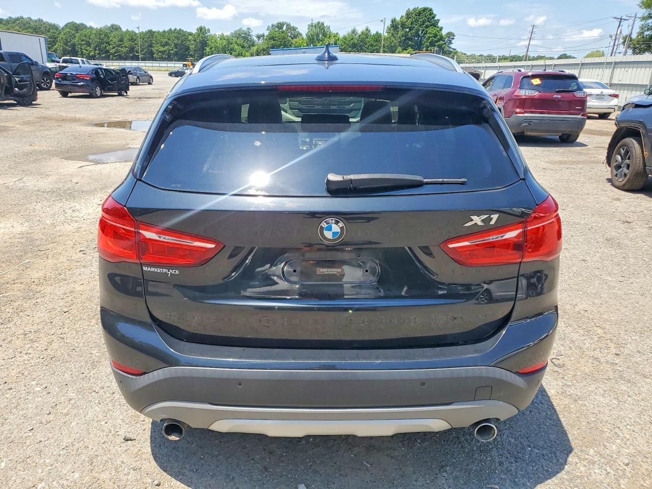 2016 BMW X1 — фото 6