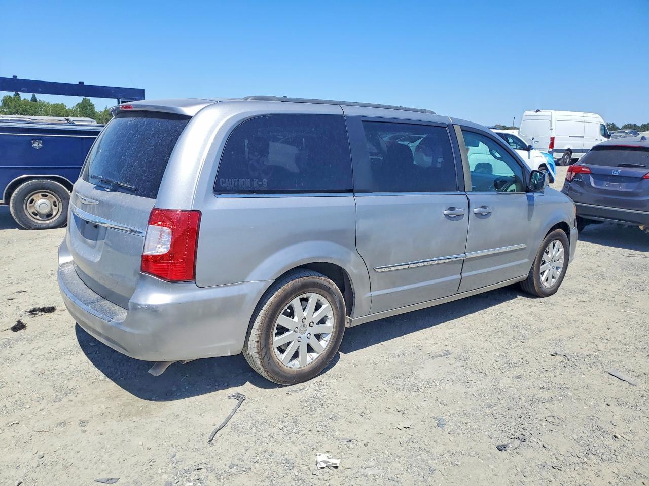2014 CHRYSLER TOWN & COUNTRY — фото 3