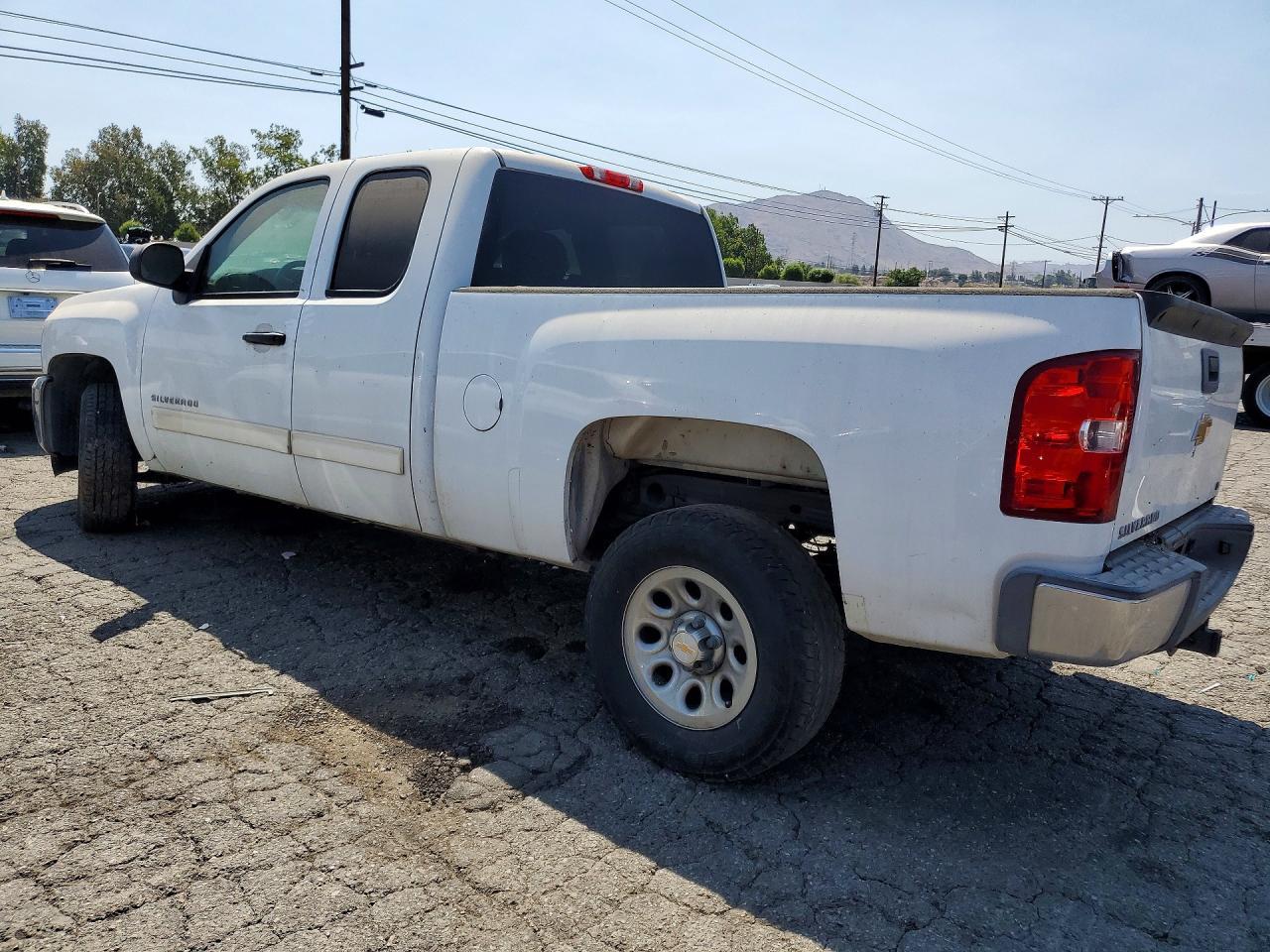 2013 CHEVROLET SILVERADO 1500 — фото 2