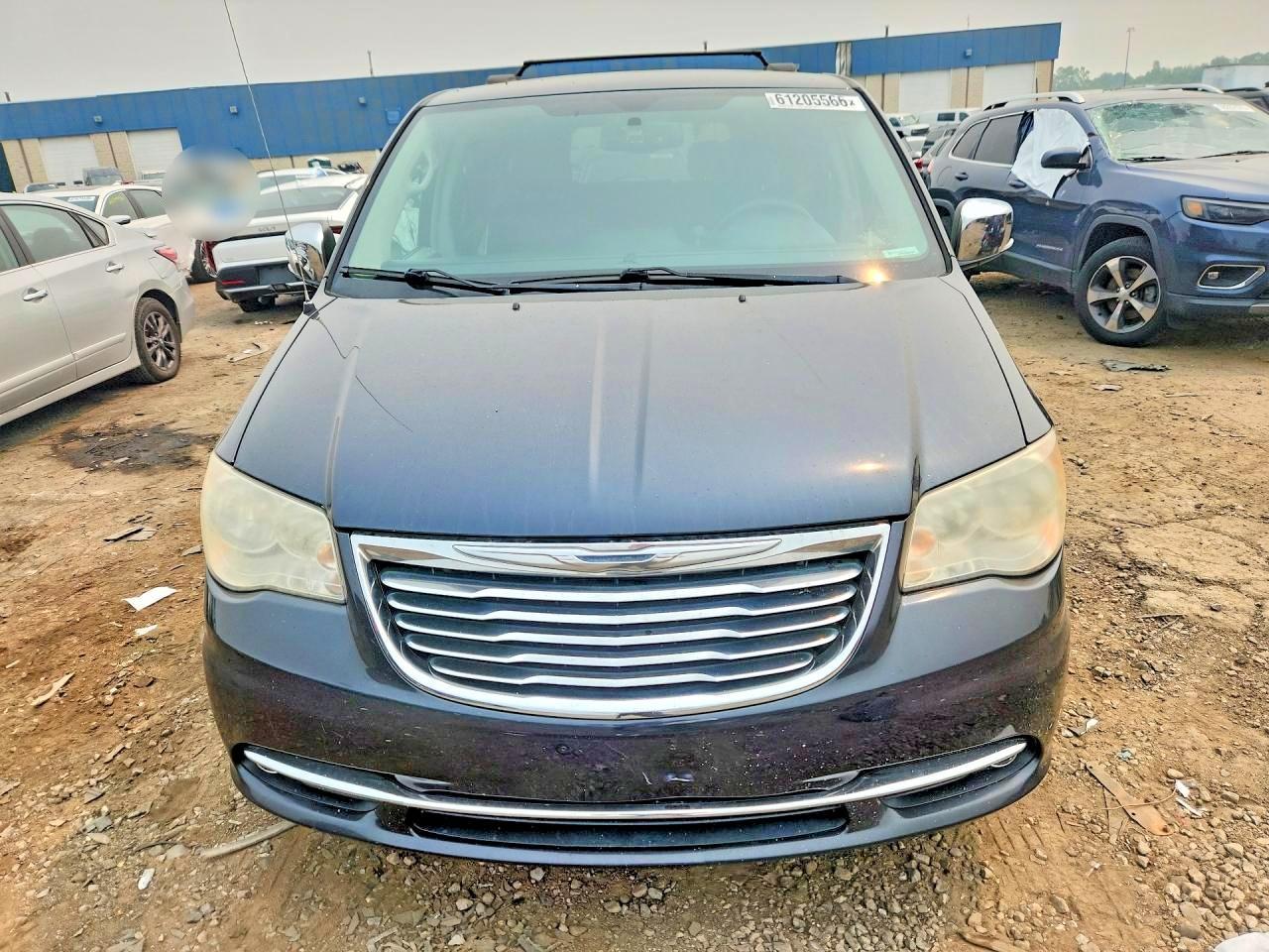 2014 CHRYSLER TOWN & COUNTRY — фото 5