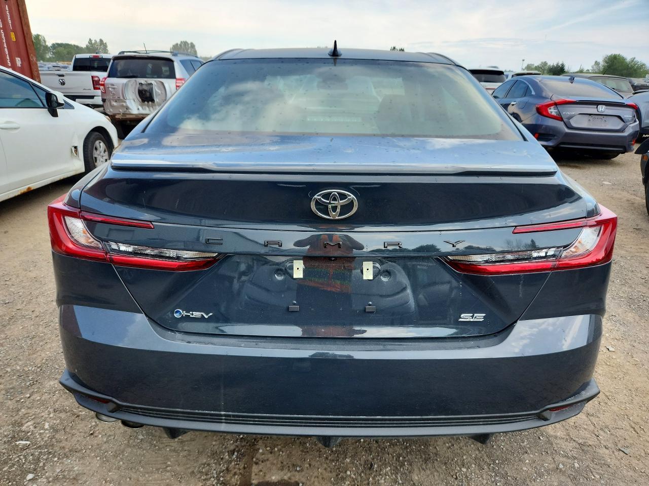 2026 TOYOTA CAMRY HYBRID — фото 6