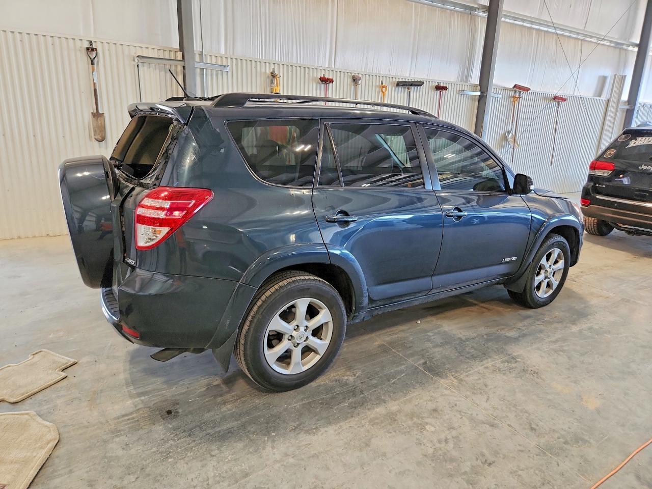 2012 TOYOTA RAV4 — фото 3
