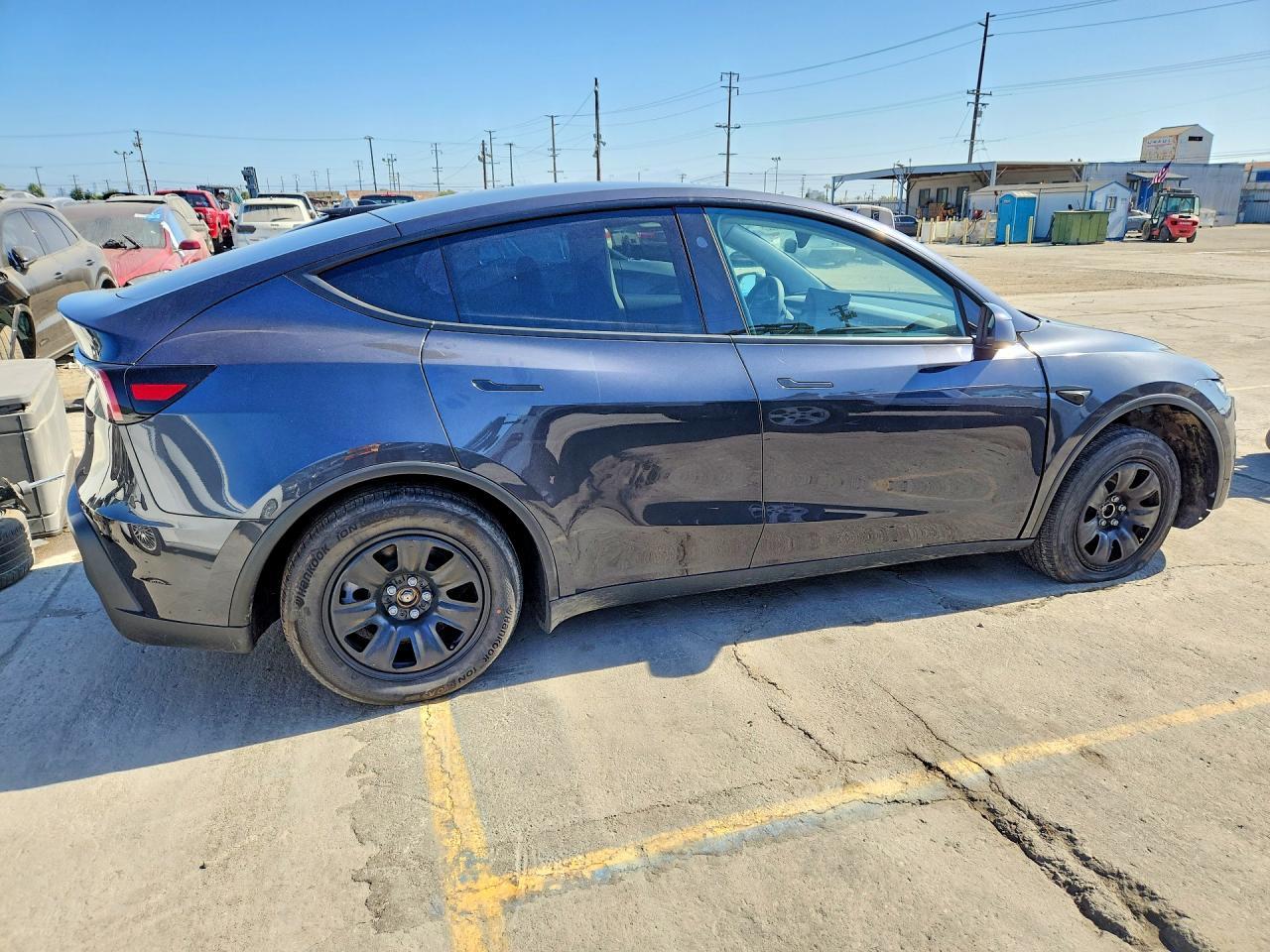 2026 TESLA MODEL Y — фото 3