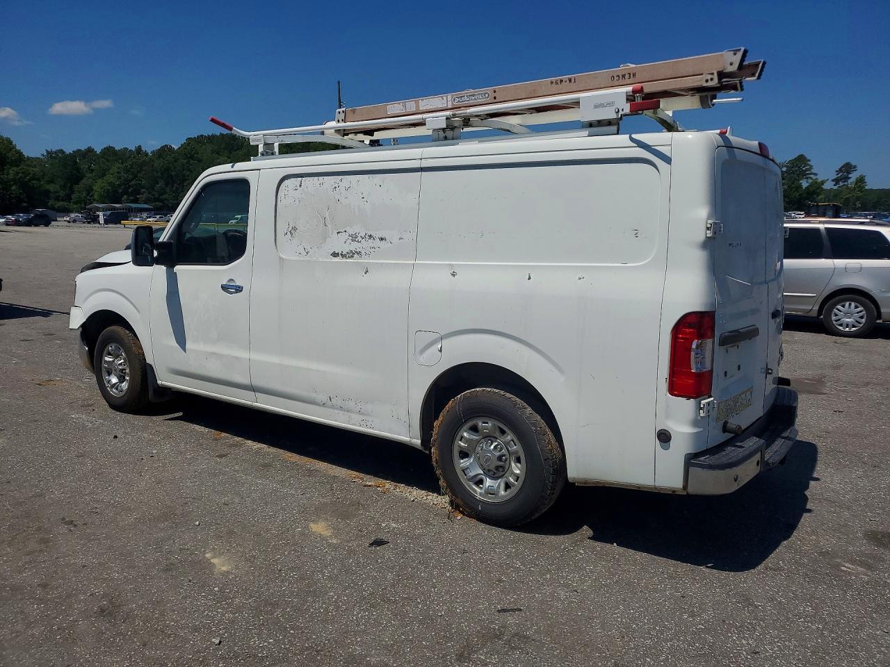 2015 NISSAN NV2500 — фото 2