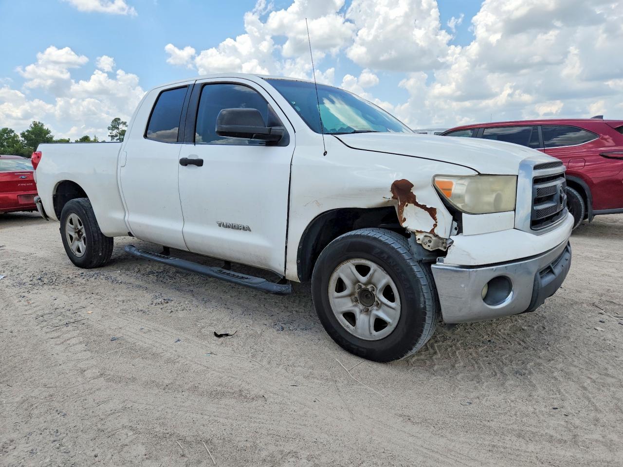 2011 TOYOTA TUNDRA — фото 4