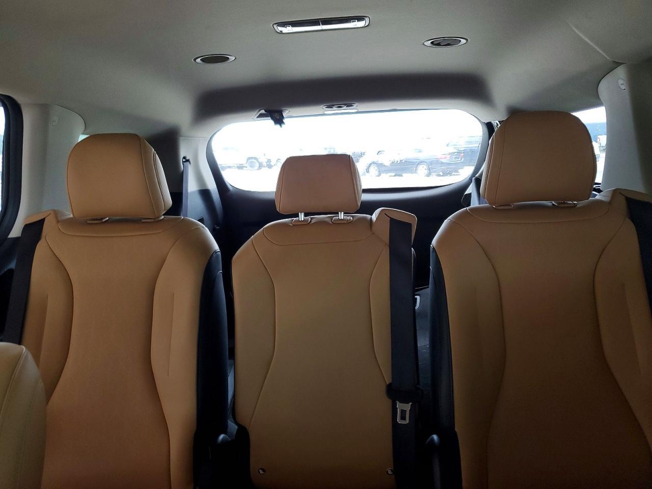 2024 KIA CARNIVAL — фото 10