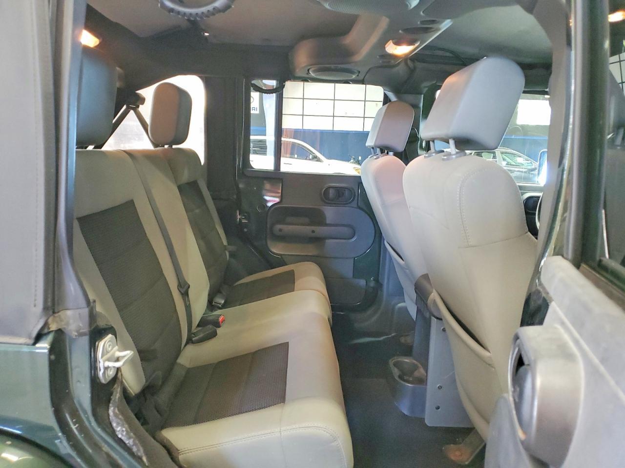 2010 JEEP WRANGLER — фото 11