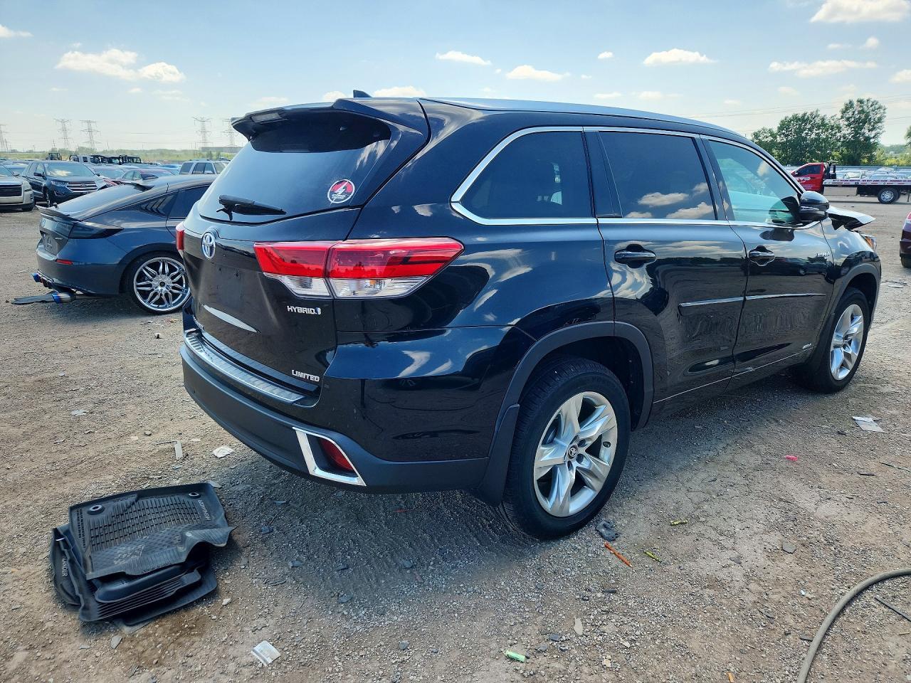 2017 TOYOTA HIGHLANDER HYBRID — фото 3