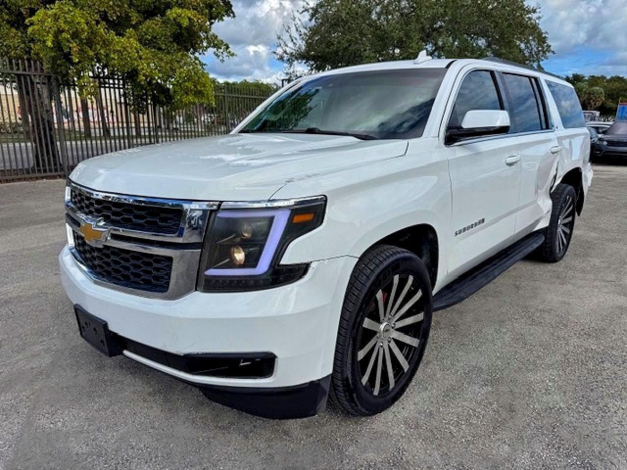 2015 CHEVROLET SUBURBAN — фото 1