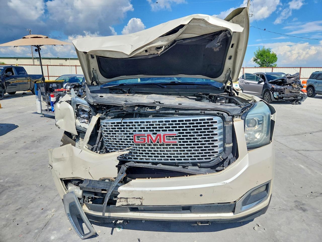 2015 GMC YUKON — фото 5