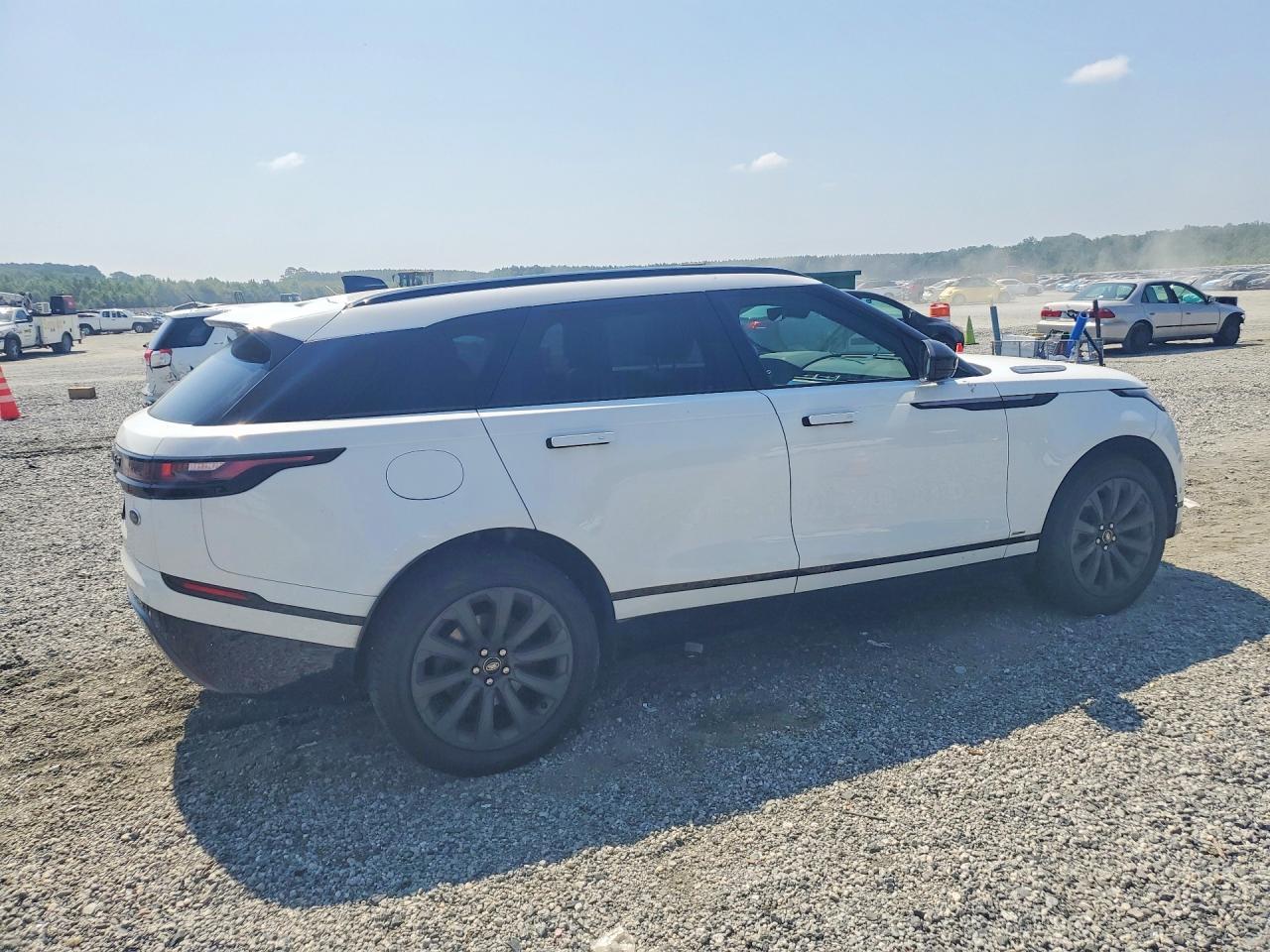 2018 LAND ROVER RANGE ROVER VELAR — фото 3