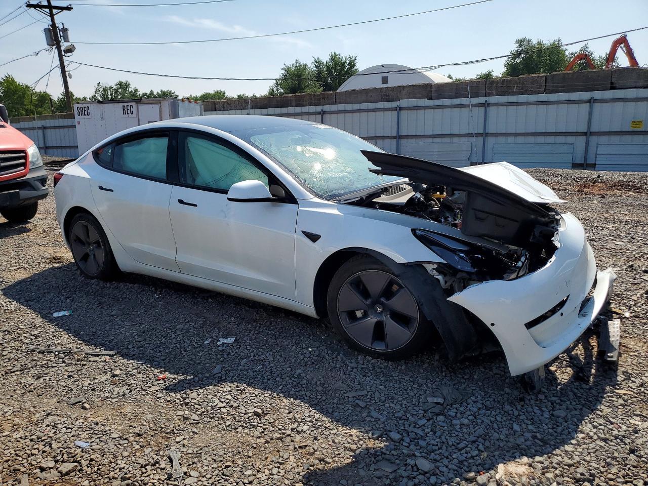 2022 TESLA MODEL 3 — фото 4