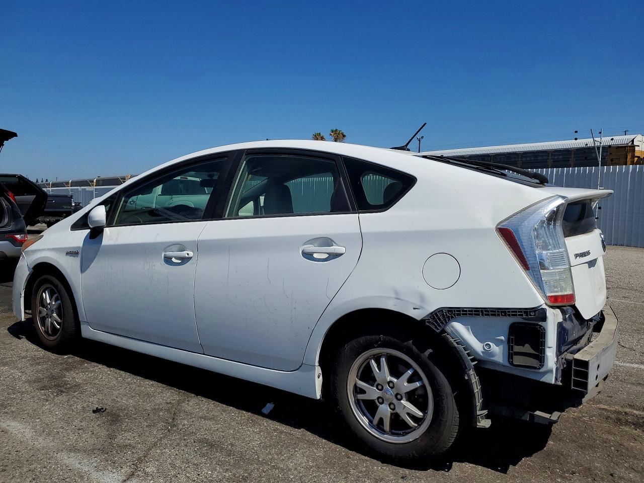 2010 TOYOTA PRIUS — фото 2