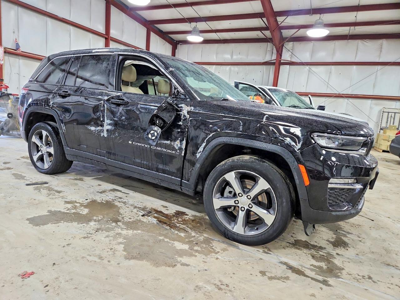 2023 JEEP GRAND CHEROKEE — фото 4