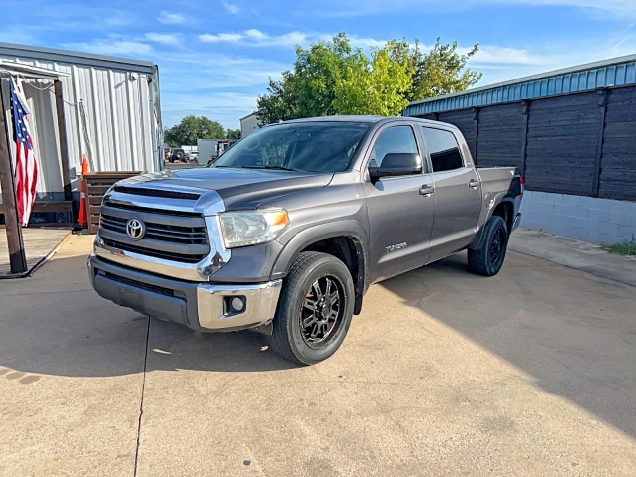 2015 TOYOTA TUNDRA — фото 2