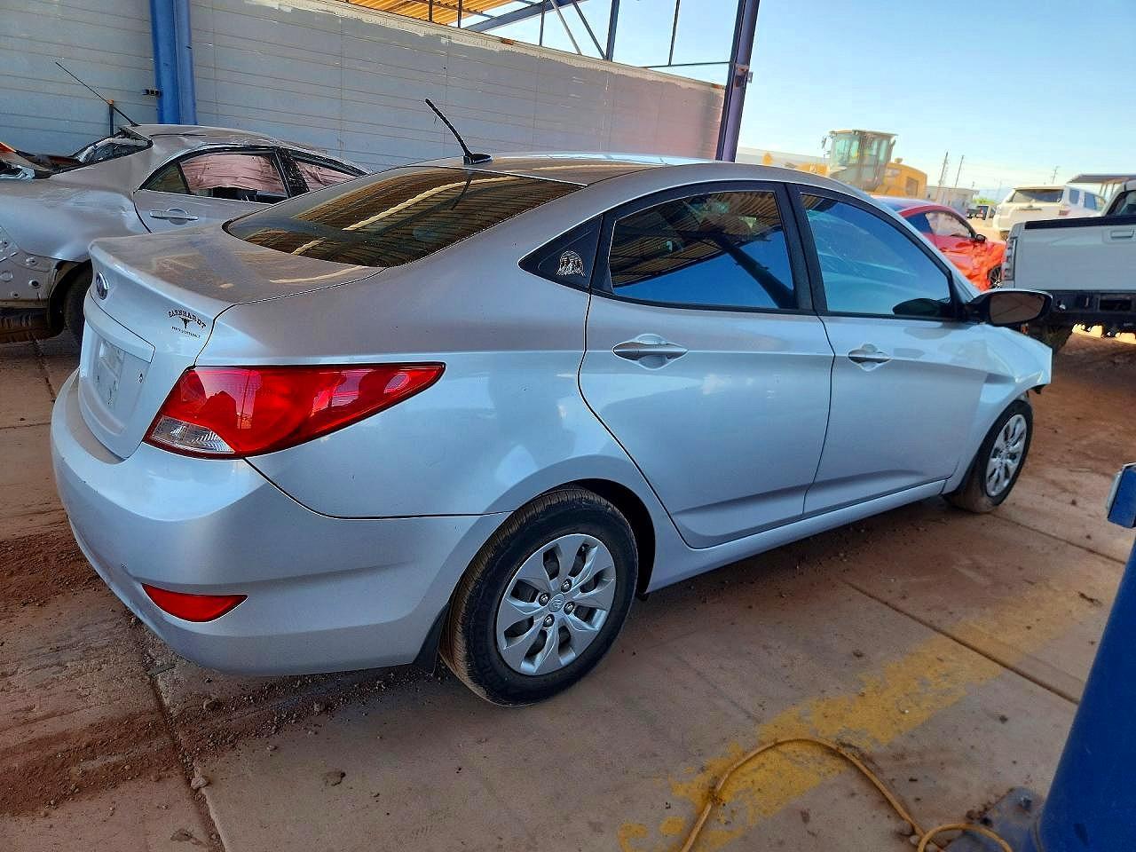 2016 HYUNDAI ACCENT — фото 3