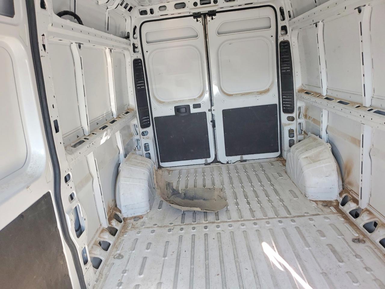 2025 RAM PROMASTER 2500 — фото 10