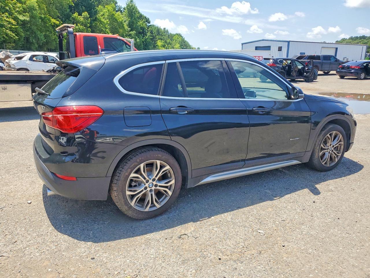2016 BMW X1 — фото 3