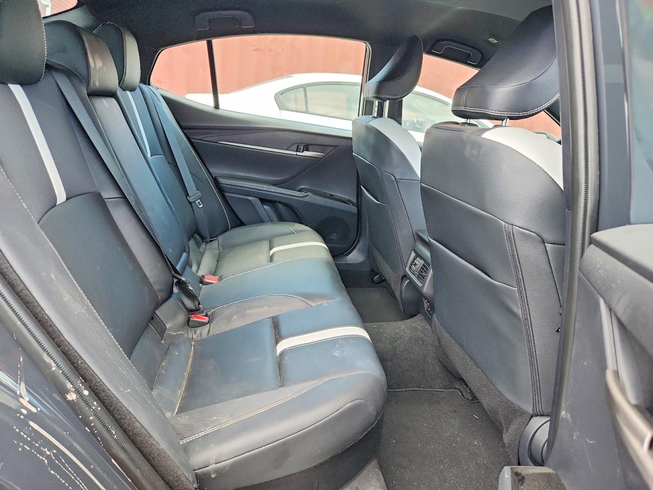 2026 TOYOTA CAMRY HYBRID — фото 10