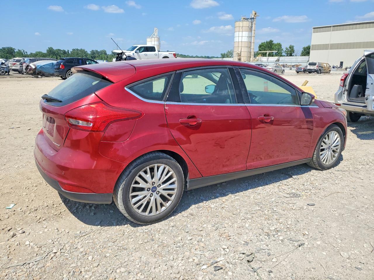 2017 FORD FOCUS — фото 3