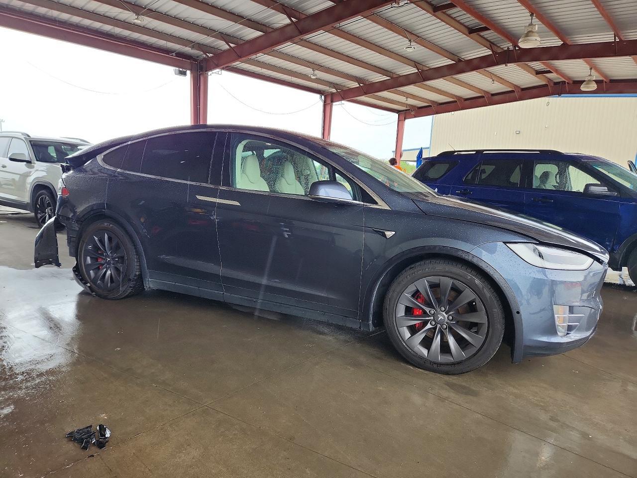 2018 TESLA MODEL X — фото 4