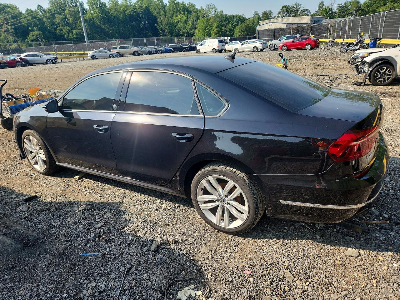 2019 VOLKSWAGEN PASSAT — фото 2