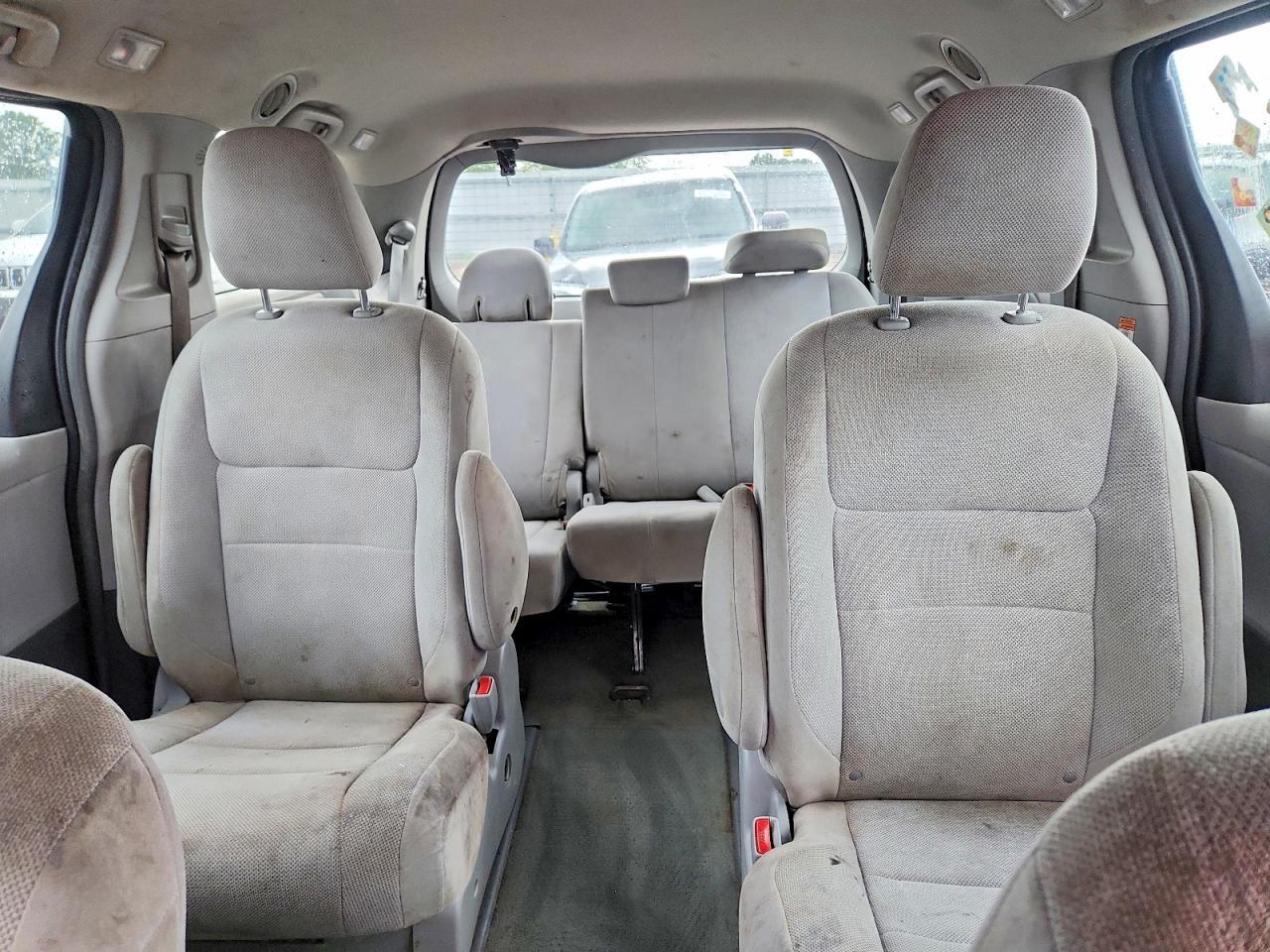 2017 TOYOTA SIENNA — фото 10