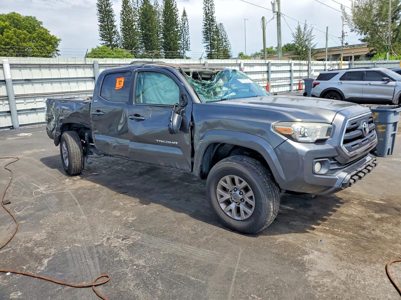 2016 TOYOTA TACOMA — фото 4