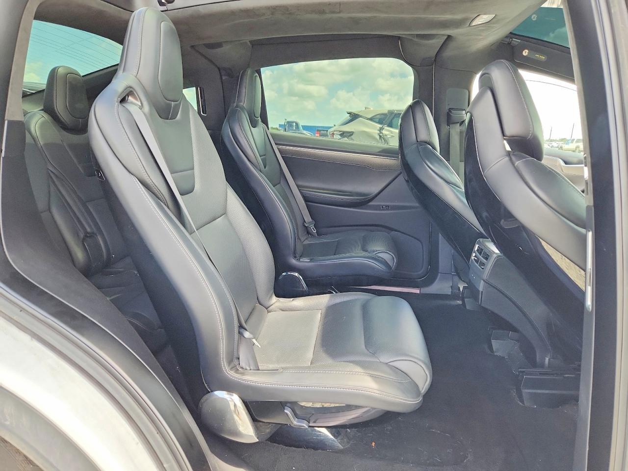 2016 TESLA MODEL X — фото 11
