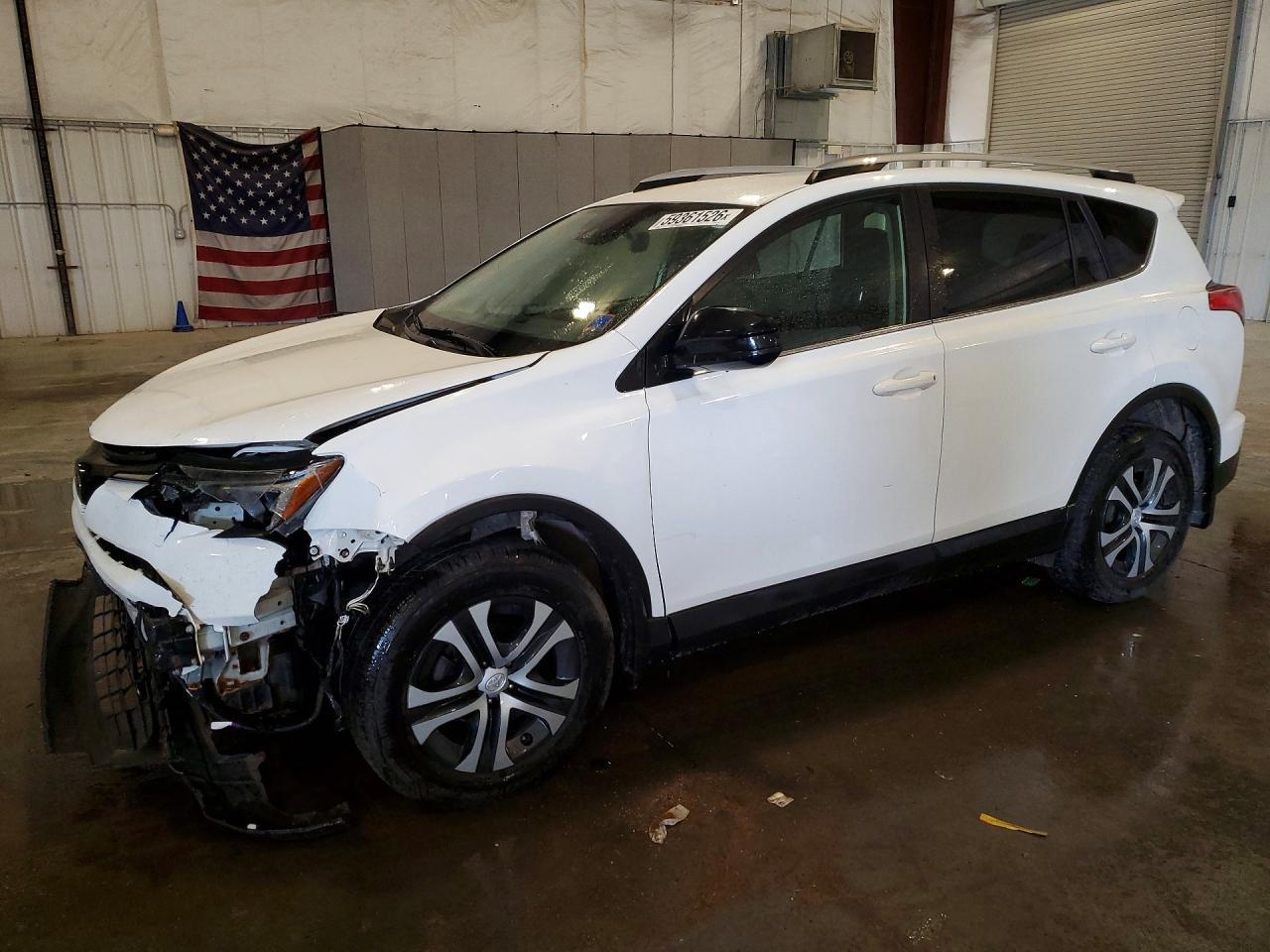 2018 TOYOTA RAV4 — фото 1