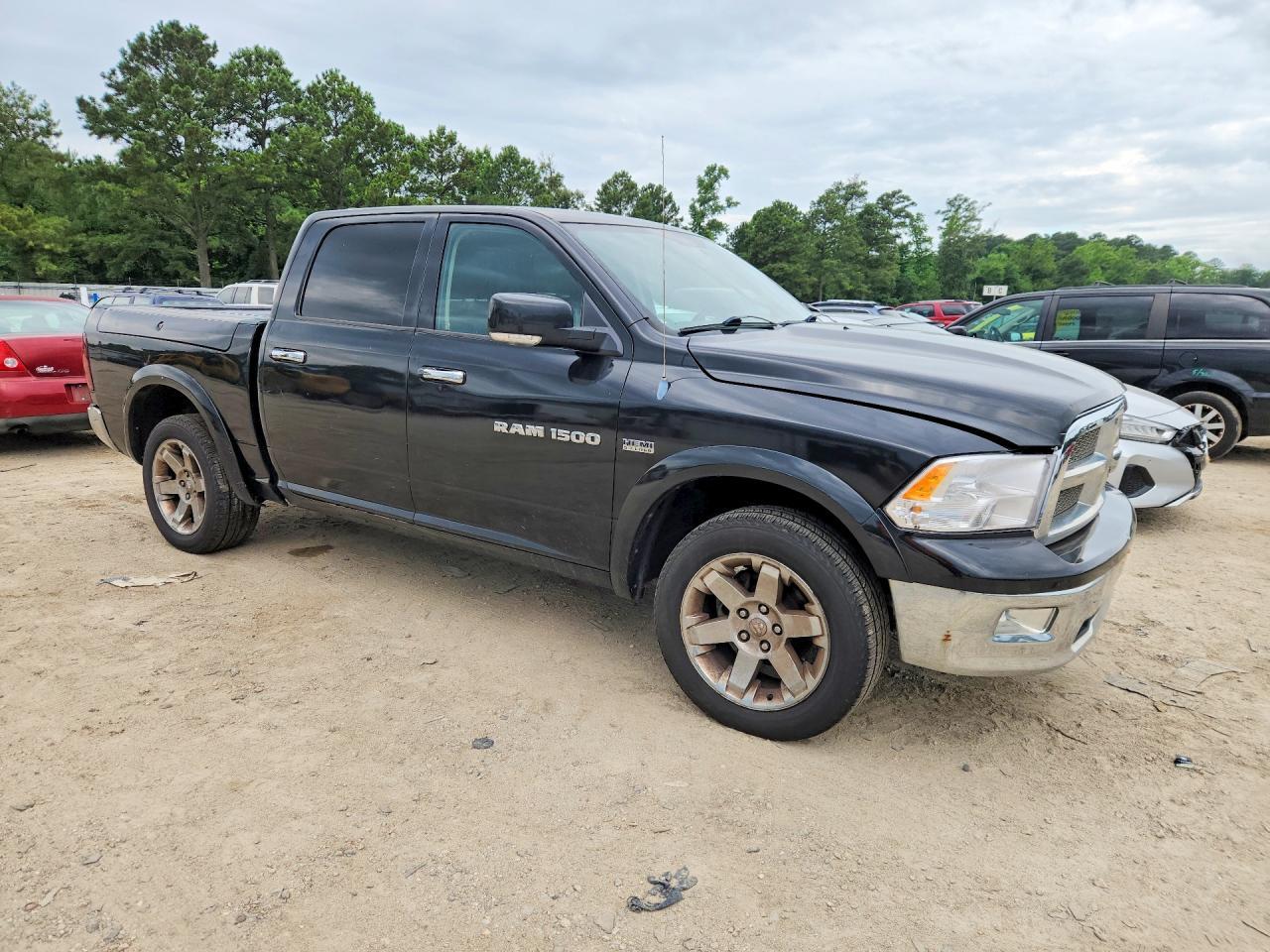2011 DODGE RAM 1500 — фото 4