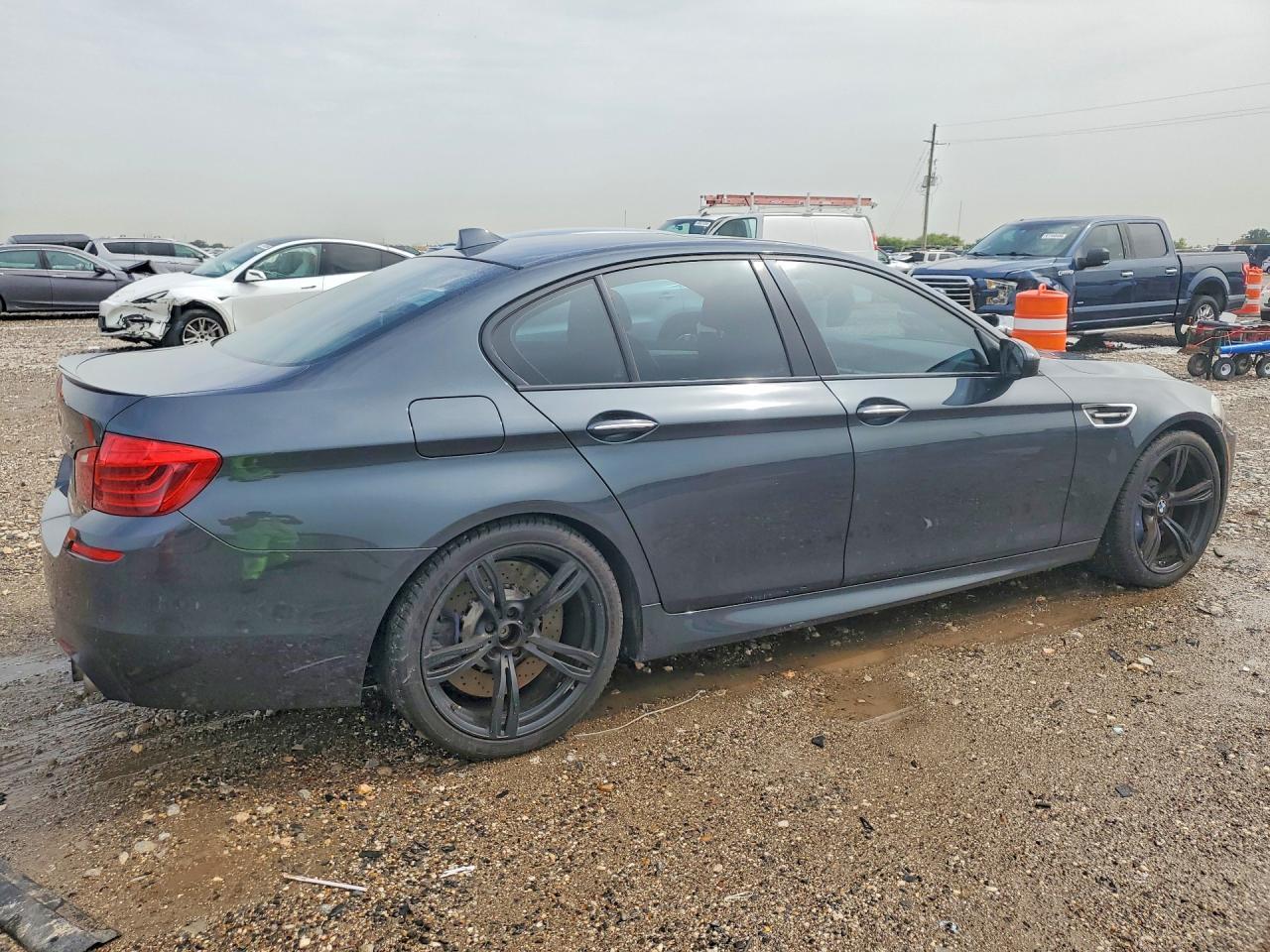 2016 BMW M5 — фото 3