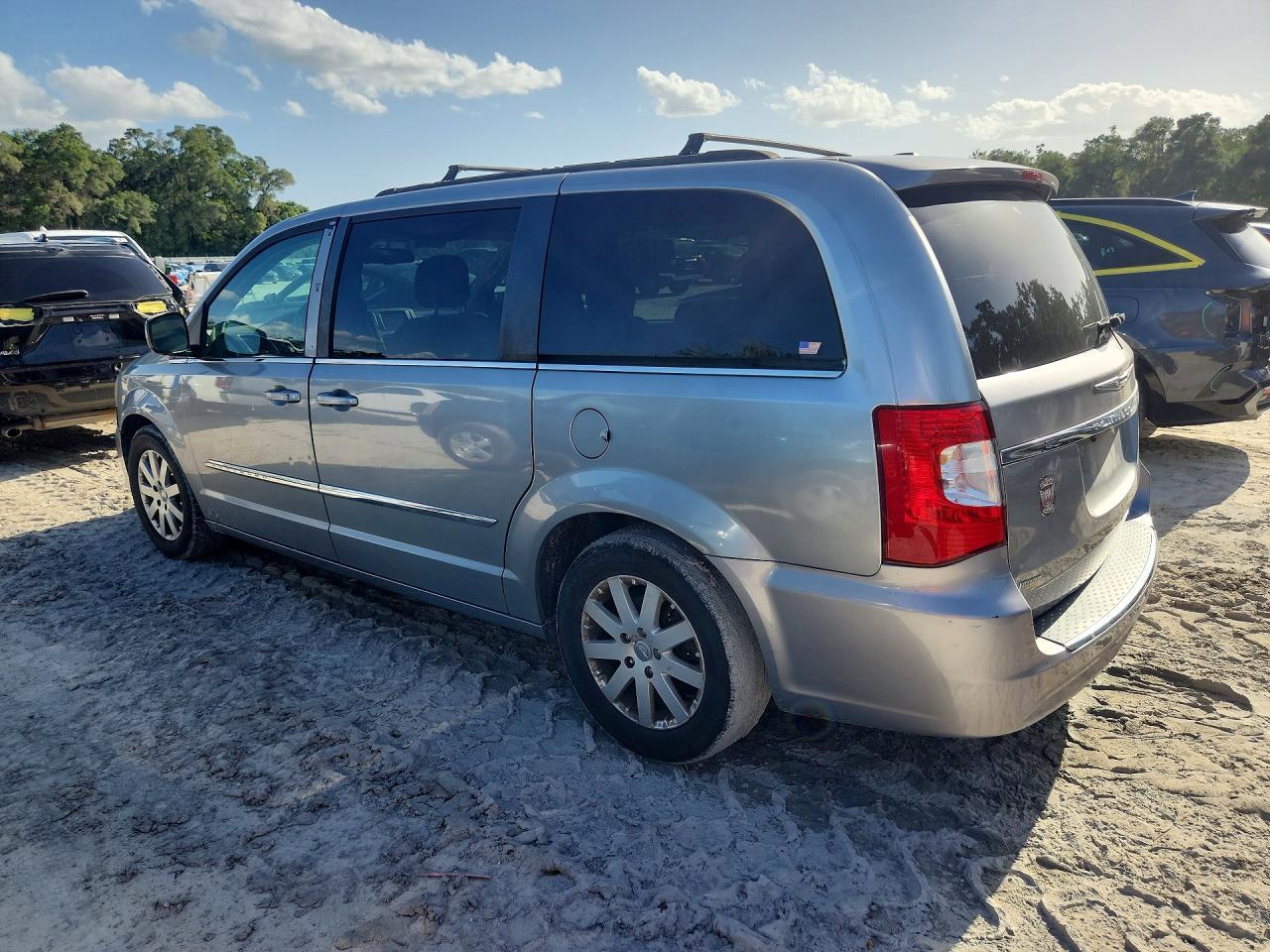 2014 CHRYSLER TOWN & COUNTRY — фото 2