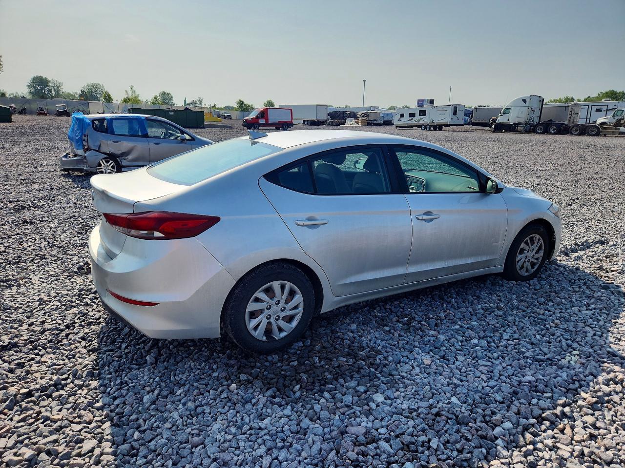 2017 HYUNDAI ELANTRA — фото 3