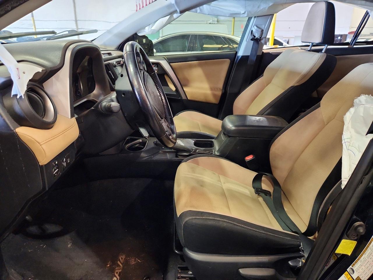 2017 TOYOTA RAV4 — фото 7