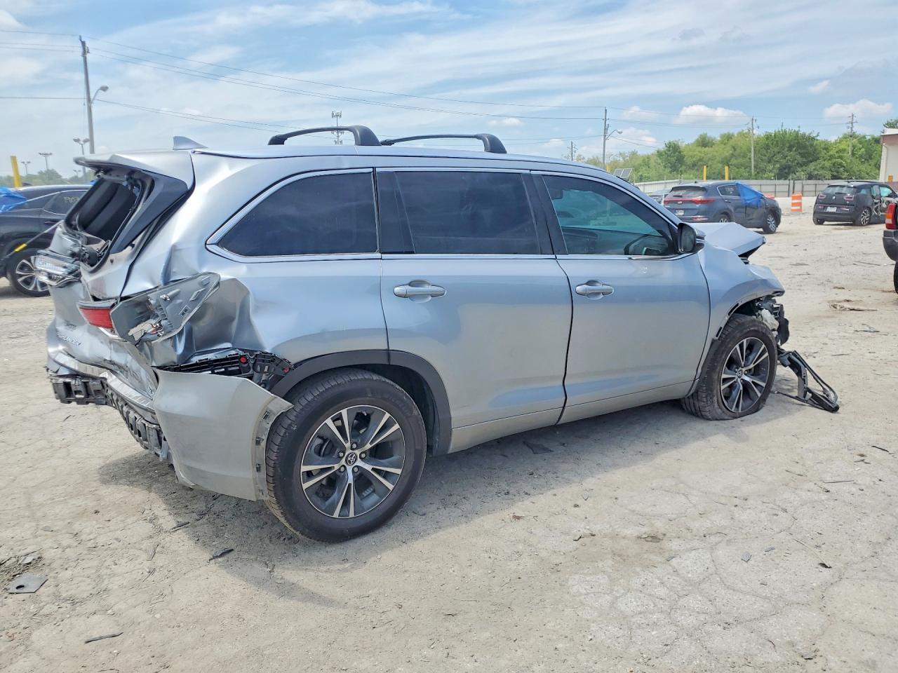 2016 TOYOTA HIGHLANDER — фото 3