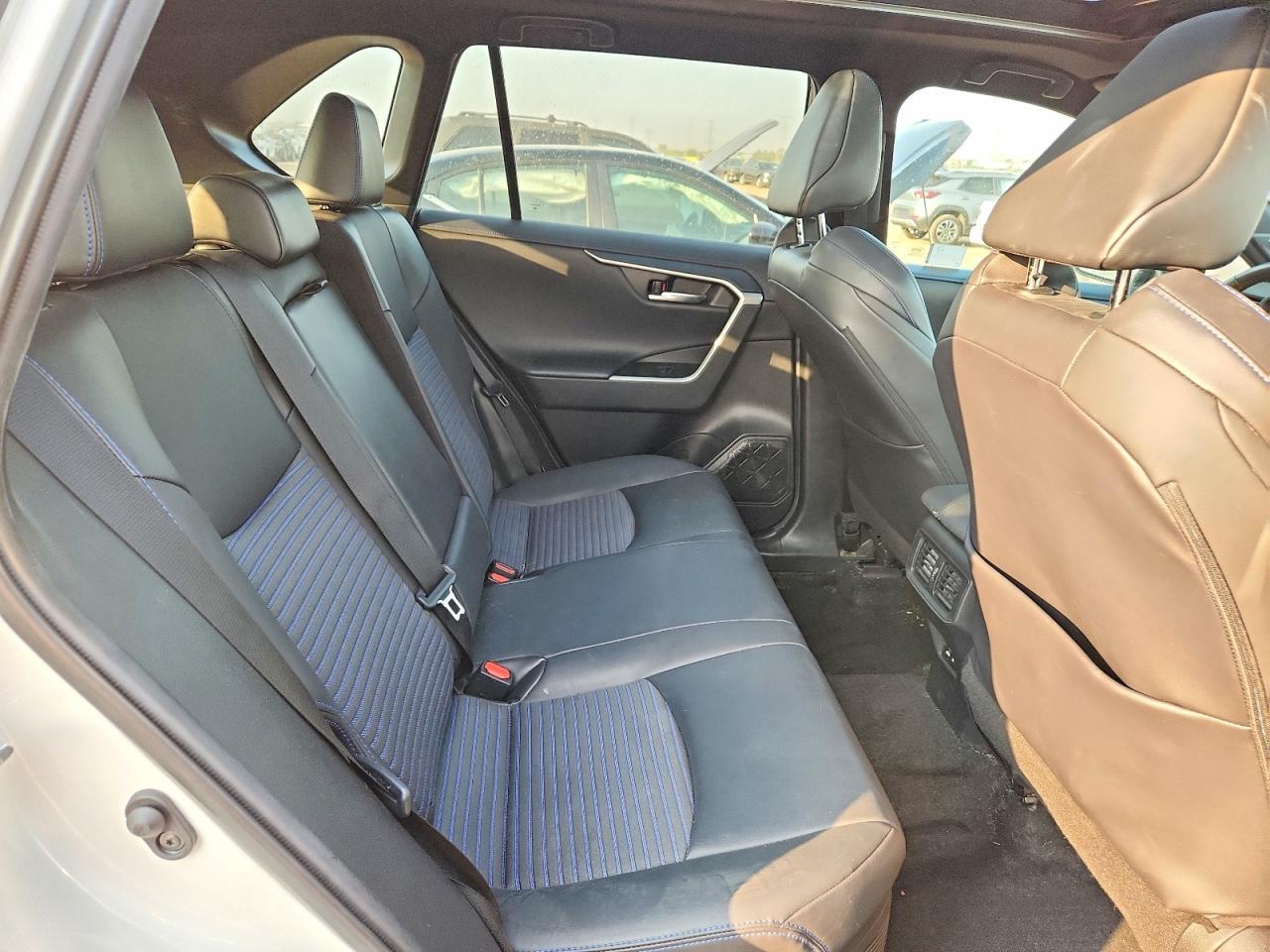 2021 TOYOTA RAV4 HYBRID — фото 11