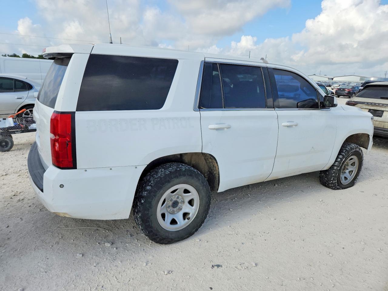 2017 CHEVROLET TAHOE — фото 3