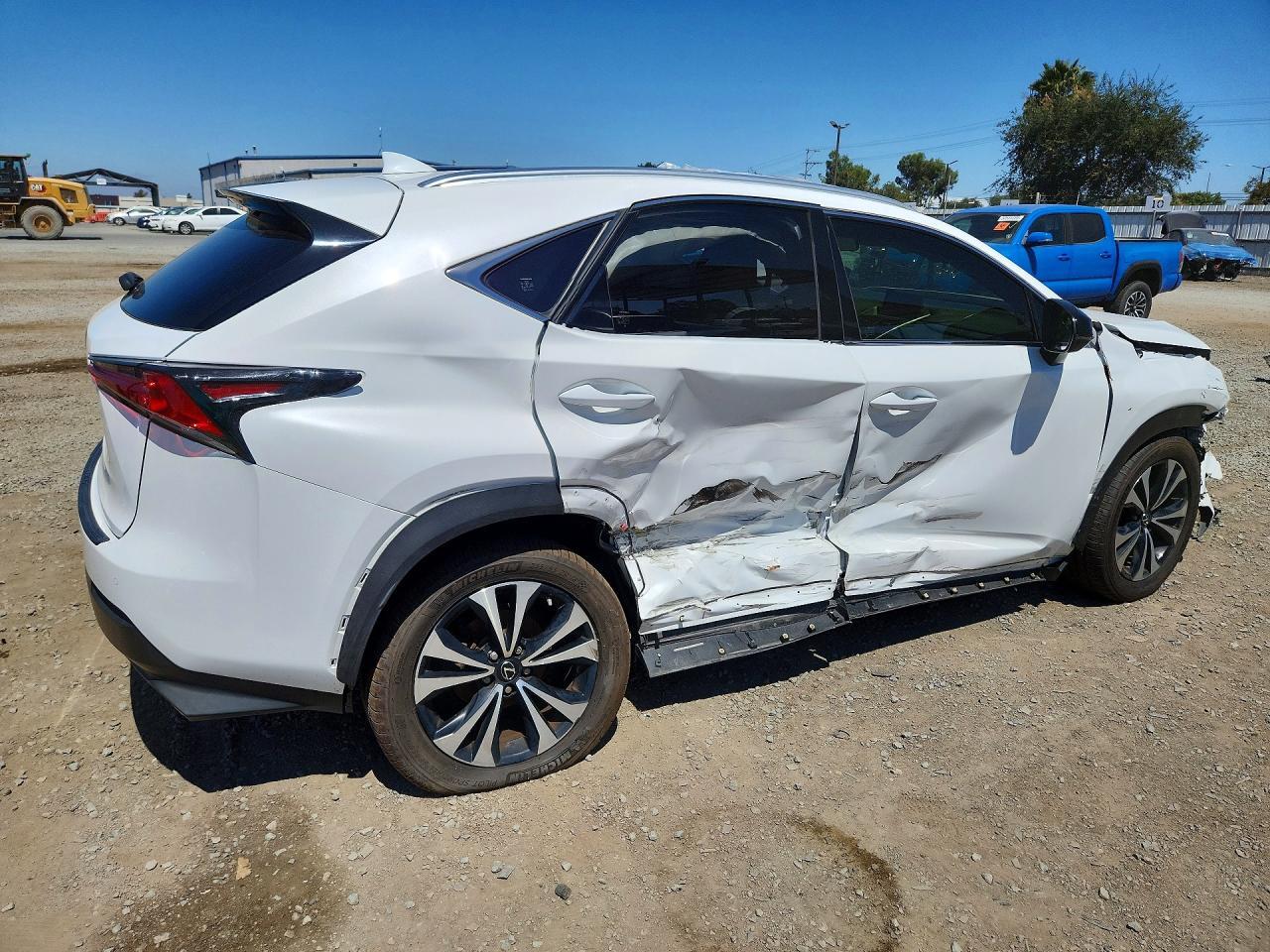 2019 LEXUS NX 300 — фото 3