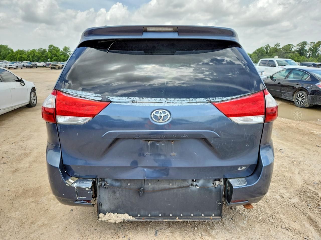2015 TOYOTA SIENNA — фото 6