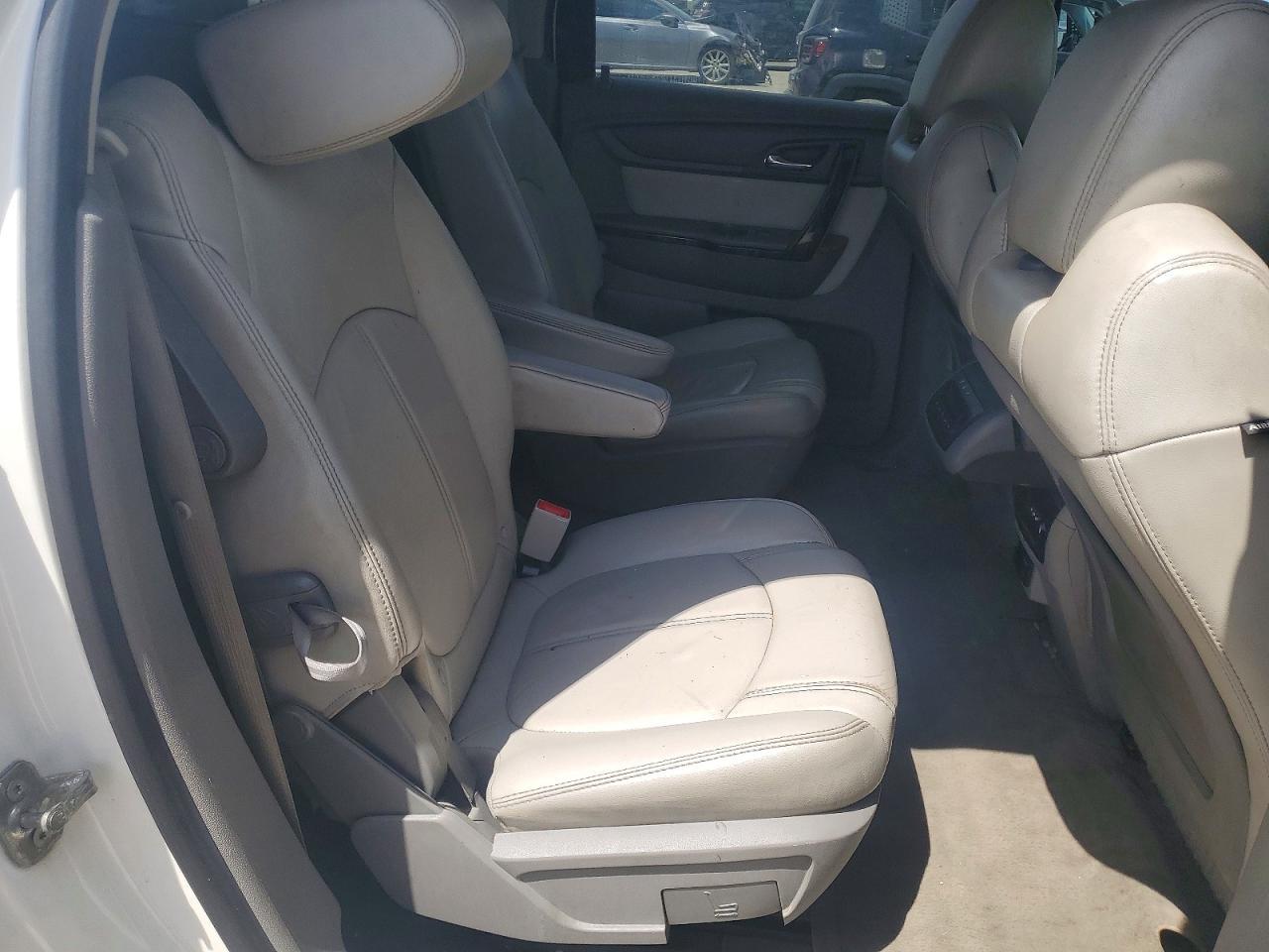 2015 GMC ACADIA — фото 10