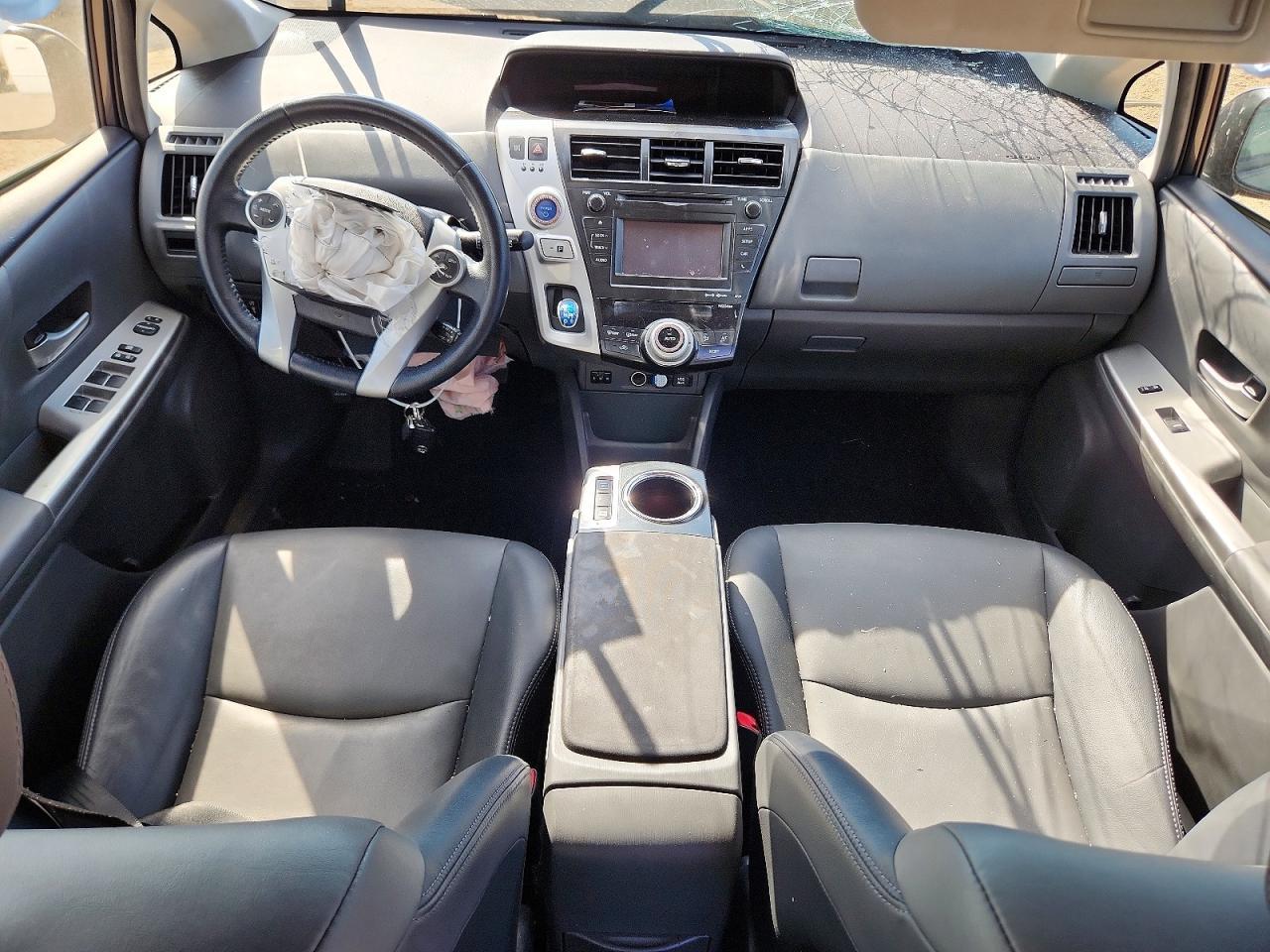 2014 TOYOTA PRIUS V — фото 8