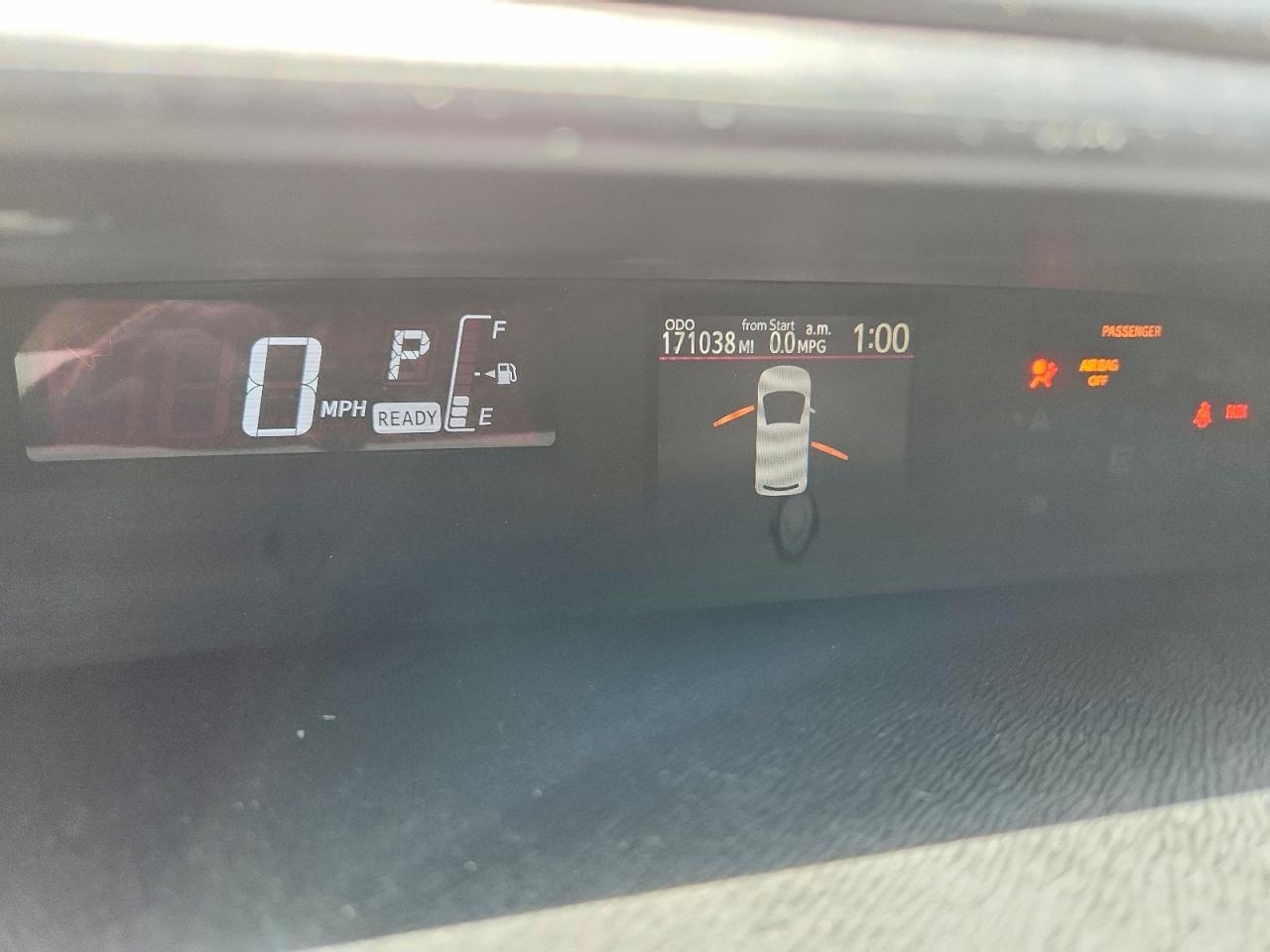 2016 TOYOTA PRIUS C — фото 9